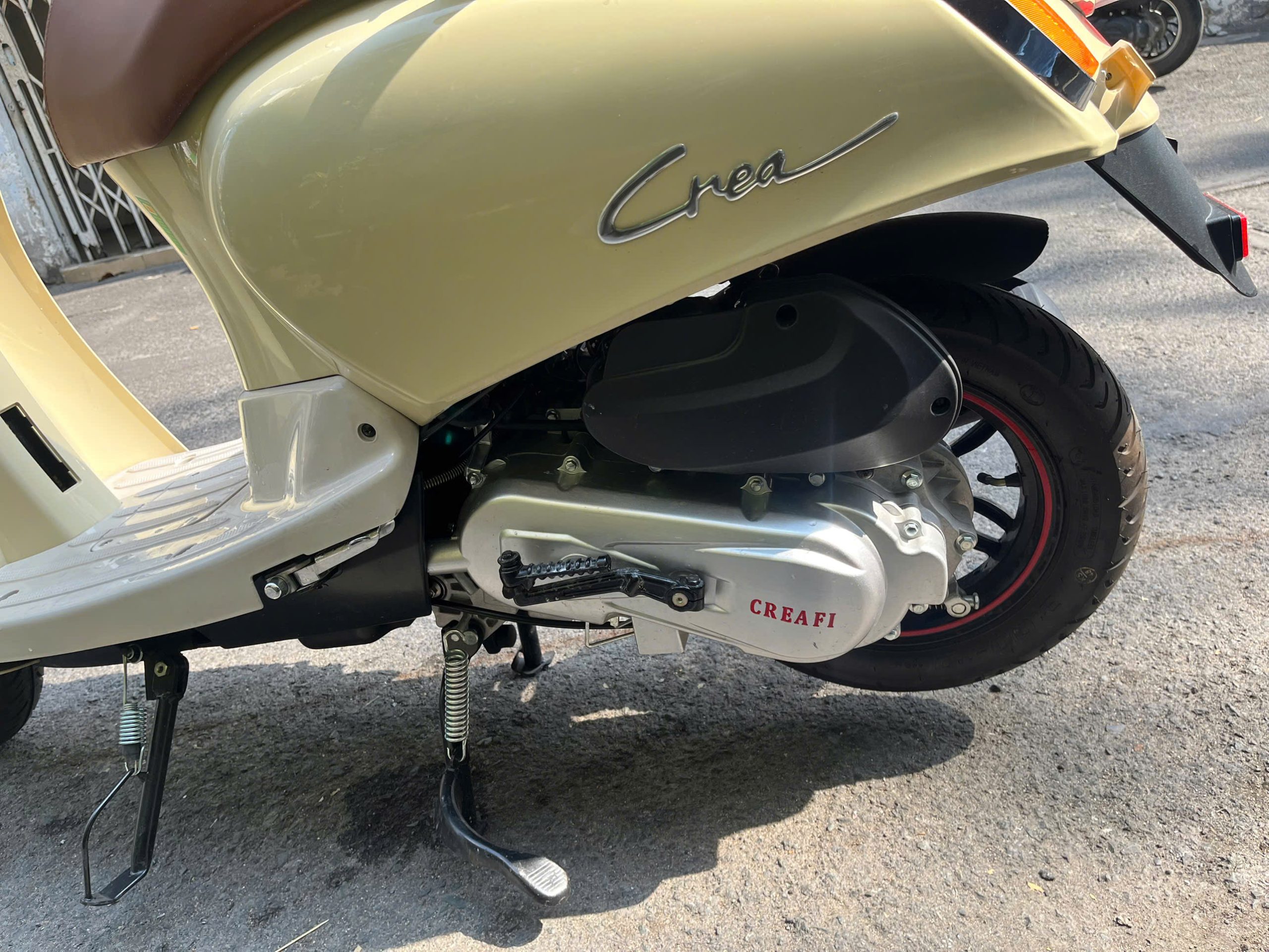 Xe được trang bị động cơ xăng 4 kỳ